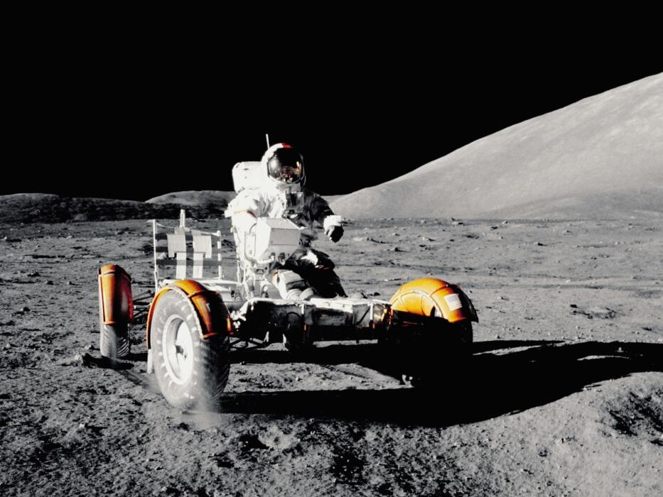 Astronaut na lunarnom roveru Astronaut Apolla 17, Džin Sernan, 1972. godine 